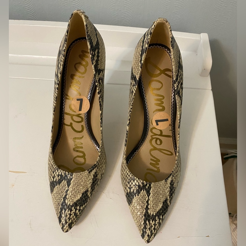 Sam Edelman Beige and Black Snakeskin Heels